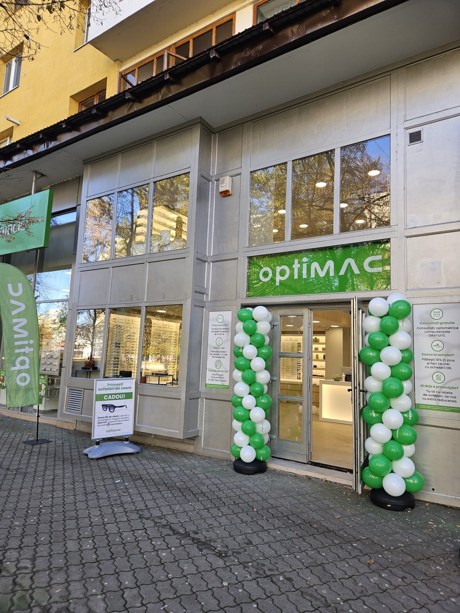 Magazin optiMAC Pitești-Victoriei